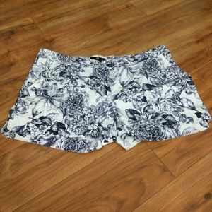 [8] NWOT - Floral H&M Shorts